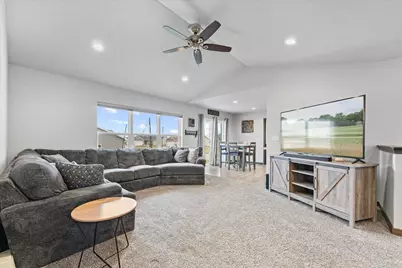 3020 S Weiler Road, Kaukauna, WI 54130 - Photo 3