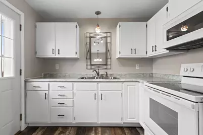 1204 E Park Hills Drive, Appleton, WI 54915 - Photo 9