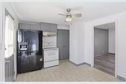 1001 W Grant Street, Appleton, WI 54914 - Photo 5