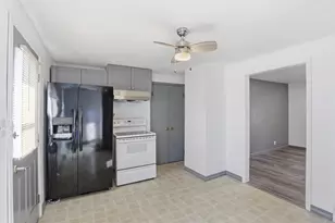 1001 W Grant St, Appleton, WI 54914 - Photo 5