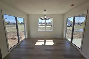 5375 White Cap Ct, Omro, WI 54963 - Photo 9