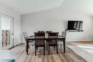 3113 Bellfield Dr, Oshkosh, WI 54904 - Photo 5
