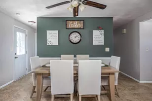 1131 Honeysuckle Ln, Neenah, WI 54956 - Photo 9