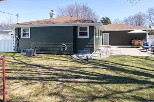 1131 Honeysuckle Ln, Neenah, WI 54956 - Photo 25