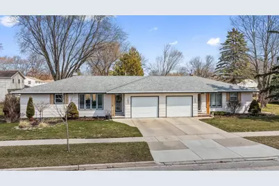 1400 Kellogg Street, Green Bay, WI 54303 - Photo 1