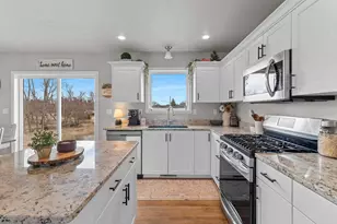 1221 Velsen Rd, Green Bay, WI 54313 - Photo 17