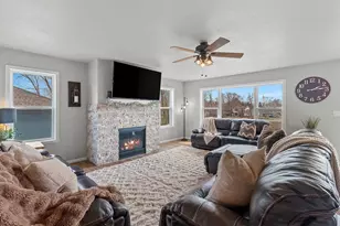 1221 Velsen Rd, Green Bay, WI 54313 - Photo 5