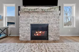 1221 Velsen Rd, Green Bay, WI 54313 - Photo 9