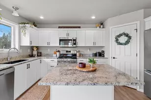 1221 Velsen Rd, Green Bay, WI 54313 - Photo 15