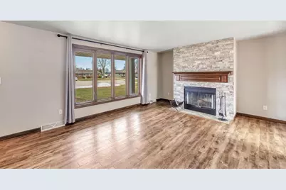 2121 Rose Frances Court, Green Bay, WI 54311 - Photo 3