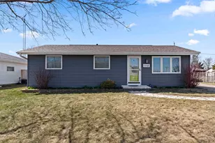 1146 Redwood Ln, Menasha, WI 54952 - Photo 1