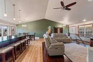 1979 Kettle Creek Dr, De Pere, WI 54115 - Photo 11