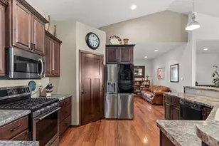 3366 Harbor Bay Rd, Oshkosh, WI 54901 - Photo 17