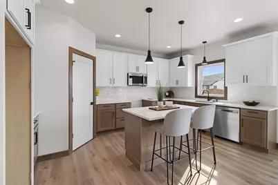 8347 Marlo Avenue, Neenah, WI 54956 - Photo 3