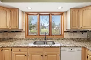 2415 Parkside Dr, Oshkosh, WI 54901 - Photo 13