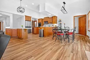 4424 Harbor Village Dr, Omro, WI 54963 - Photo 7