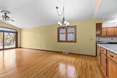 1274 W 18th Avenue, Oshkosh, WI 54904 - Photo 13