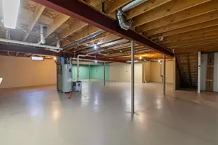 1274 W 18th Ave, Oshkosh, WI 54904 - Photo 29