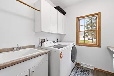 1081 S Violet Lane, Appleton, WI 54914 - Photo 13