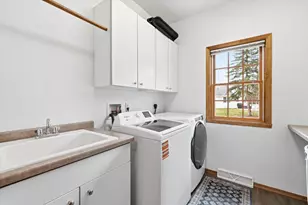 1081 S Violet Ln, Appleton, WI 54914 - Photo 13