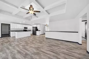 302 Willie Mays Cir, De Pere, WI 54115 - Photo 5