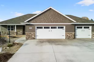 302 Willie Mays Cir, De Pere, WI 54115 - Photo 3