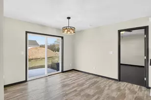 302 Willie Mays Cir, De Pere, WI 54115 - Photo 11