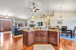 334 Whispering Creek Ct, Green Bay, WI 54303 - Photo 7