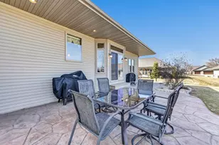334 Whispering Creek Ct, Green Bay, WI 54303 - Photo 37