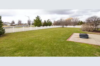 2195 Shadow Bend Court, Neenah, WI 54956 - Photo 37