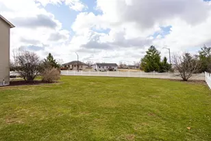 2195 Shadow Bend Ct, Neenah, WI 54956 - Photo 31