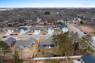 2041 Buckthorn Trl, Green Bay, WI 54304 - Photo 81