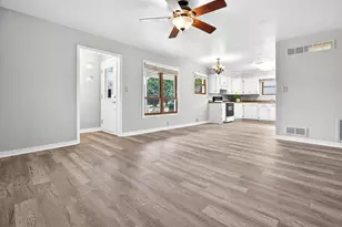 22 Johnson Ct, Appleton, WI 54915 - Photo 9