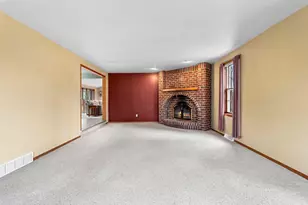 1367 Whirthington Ct, Suamico, WI 54173 - Photo 7