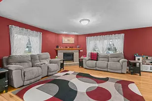 1401 Haymeadow Ct, New London, WI 54961 - Photo 3