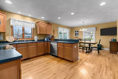 1401 Haymeadow Court, New London, WI 54961 - Photo 9