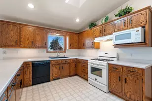 2817 Oslo Dr, Green Bay, WI 54311 - Photo 9