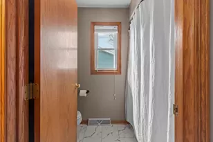 96 University Dr, Fond du Lac, WI 54935 - Photo 17