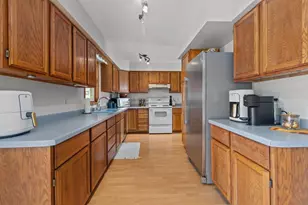 96 University Dr, Fond du Lac, WI 54935 - Photo 9