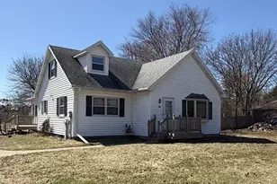 1929 Indian Point Rd, Oshkosh, WI 54901 - Photo 3