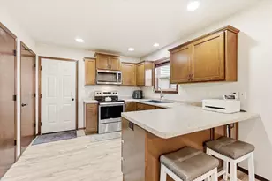 704 Alyssa St, Kaukauna, WI 54130 - Photo 5