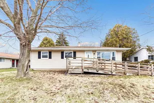 4018 Custer St, Manitowoc, WI 54220 - Photo 1