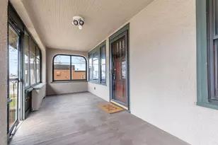 1354 W 2nd St, Appleton, WI 54914 - Photo 3