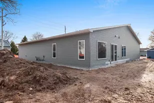 621 Pearl St, Seymour, WI 54165 - Photo 39