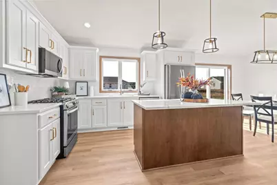 2041 Bear Paw Trail, Kaukauna, WI 54130 - Photo 11