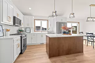 2041 Bear Paw Trail, Kaukauna, WI 54130 - Photo 11