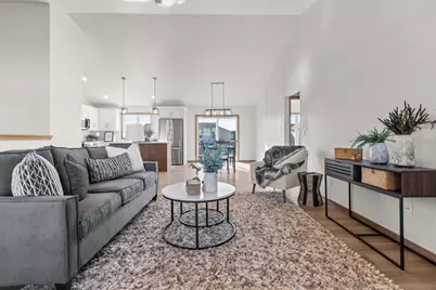 2041 Bear Paw Trail, Kaukauna, WI 54130 - Photo 5