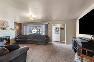 1319 Oregon St, Green Bay, WI 54303 - Photo 9