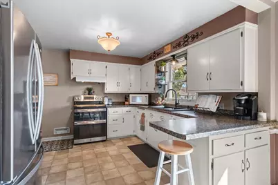 1319 Oregon Street, Green Bay, WI 54303 - Photo 3