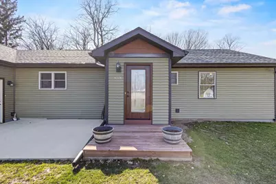 4726 Hessel Court, Manitowoc, WI 54220 - Photo 5